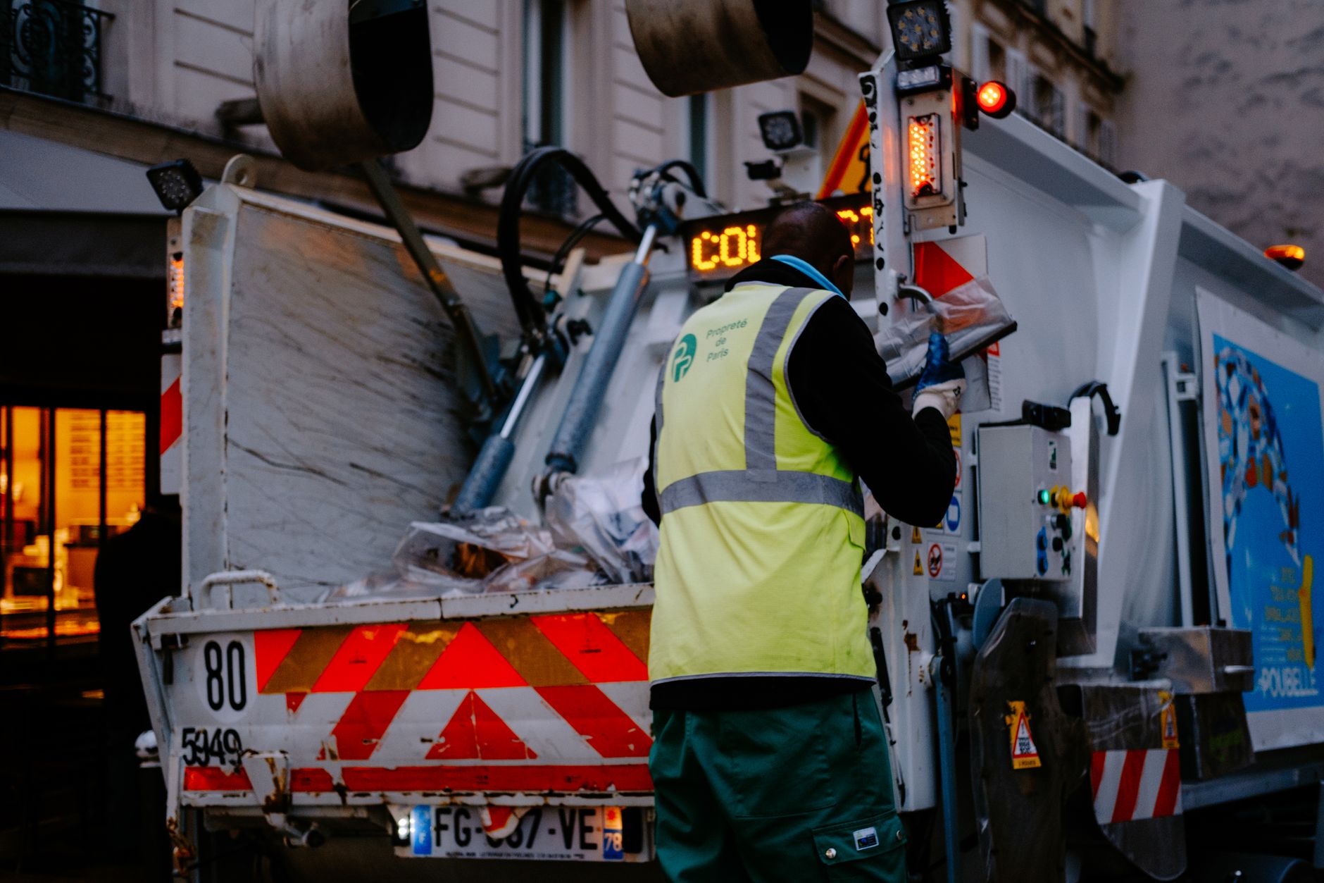 Waste Connections Inc. (WCN.TO) Rises 10% Over the Last Month — What’s Driving the Momentum?