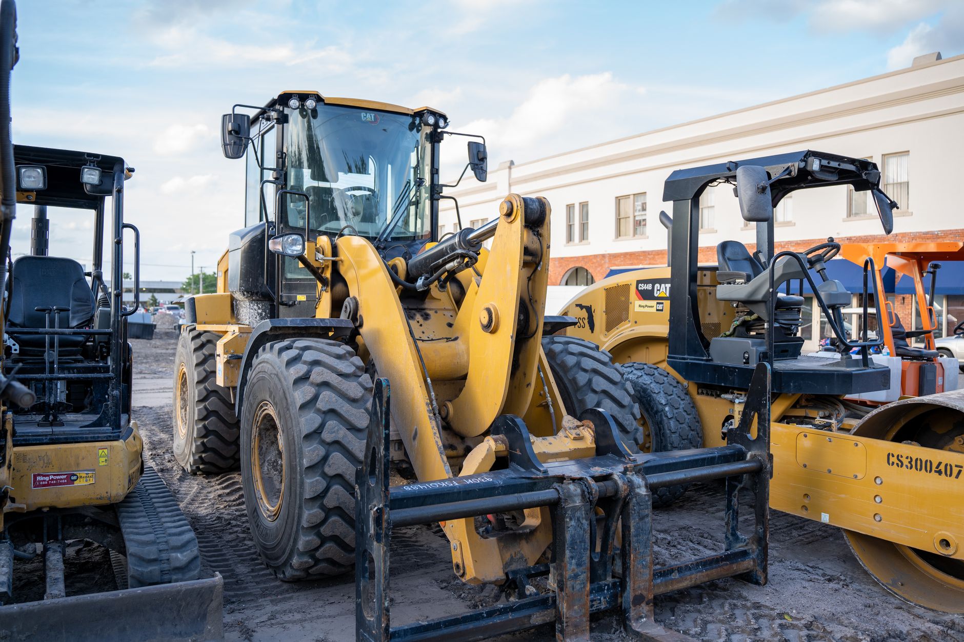 Toromont Industries Ltd. (TIH.TO) Surges 5% This Week — What’s Driving the Momentum?