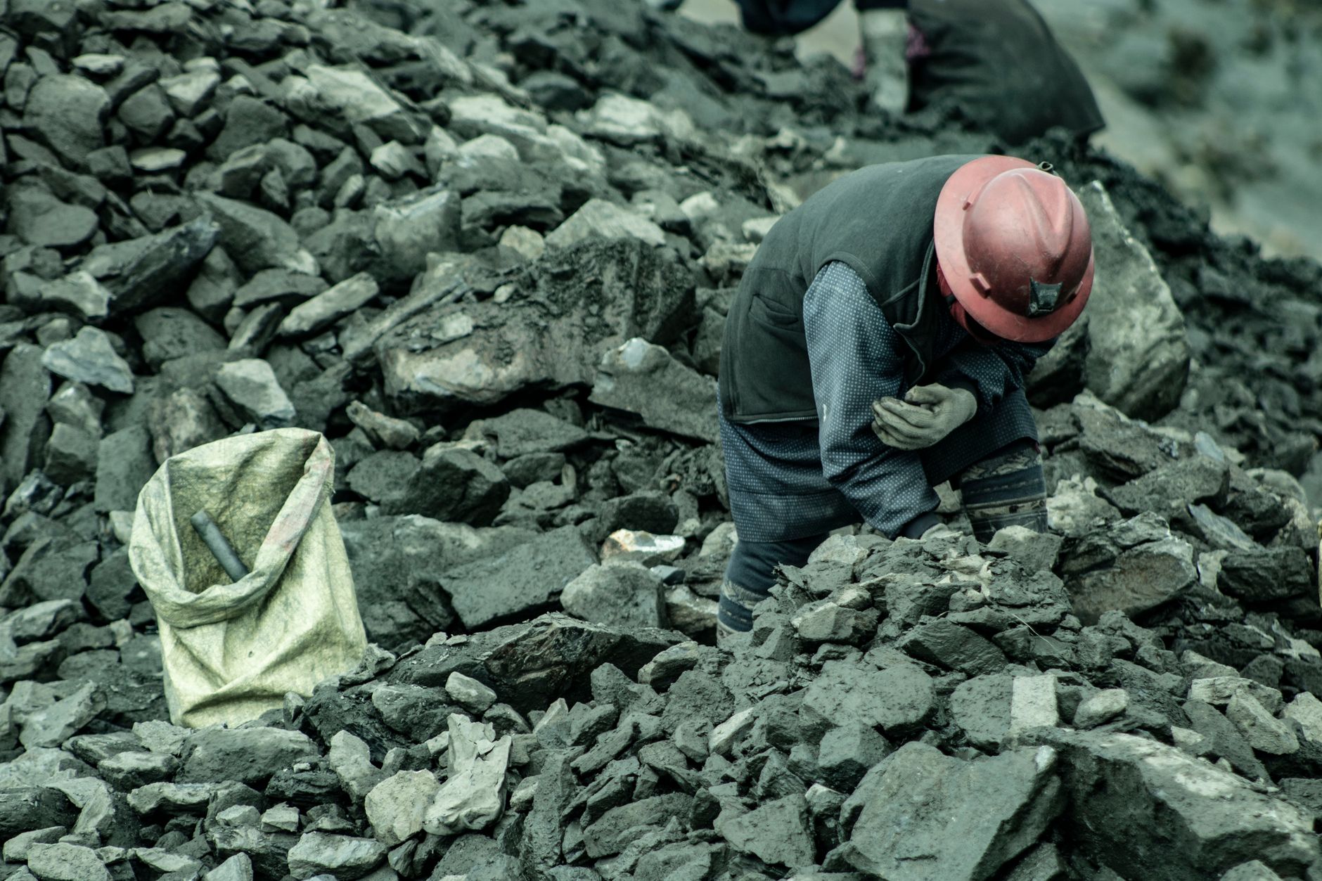Why Lundin Gold Inc stock is sliding today