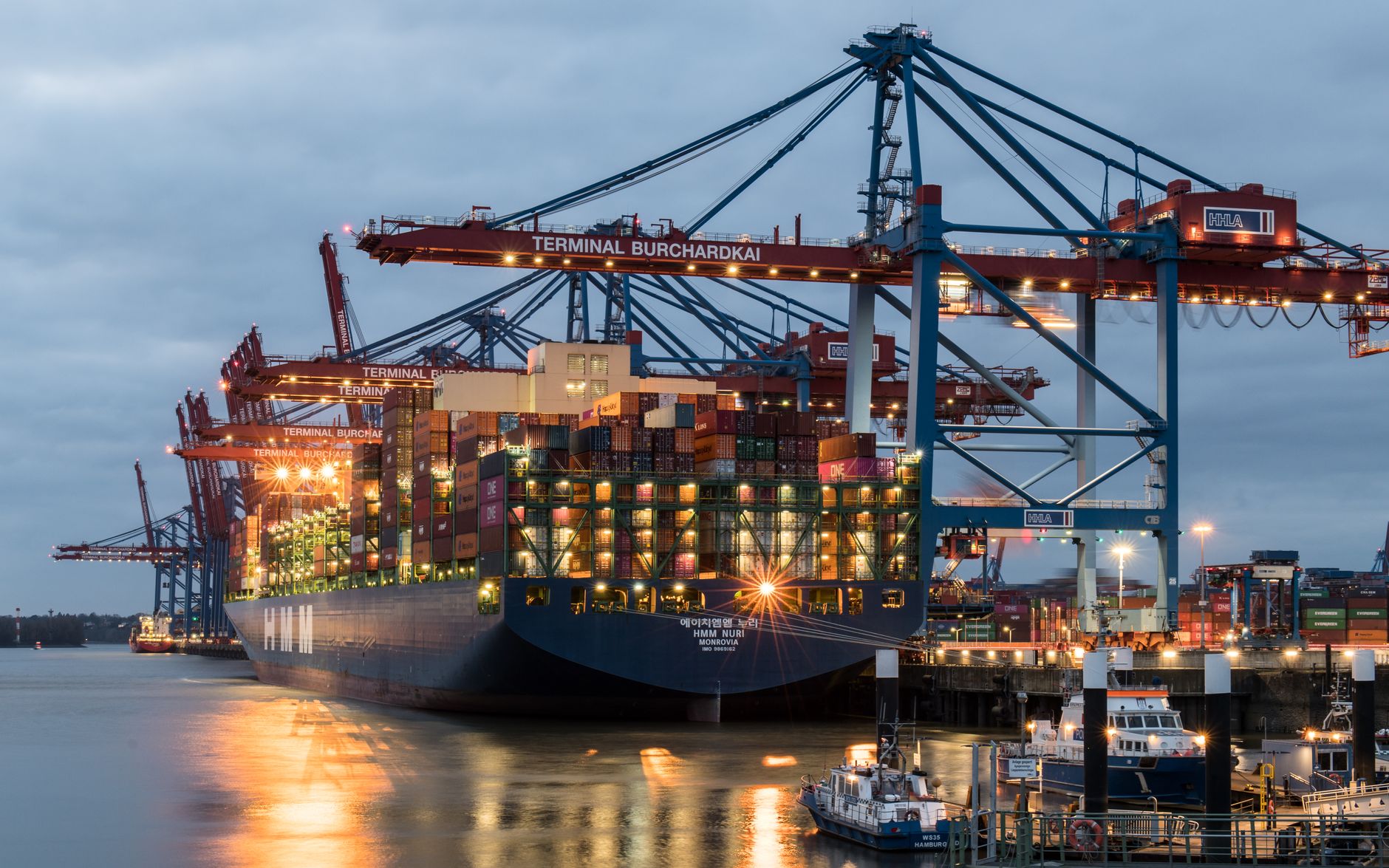 Why Algoma Central Corporation stock is tanking today