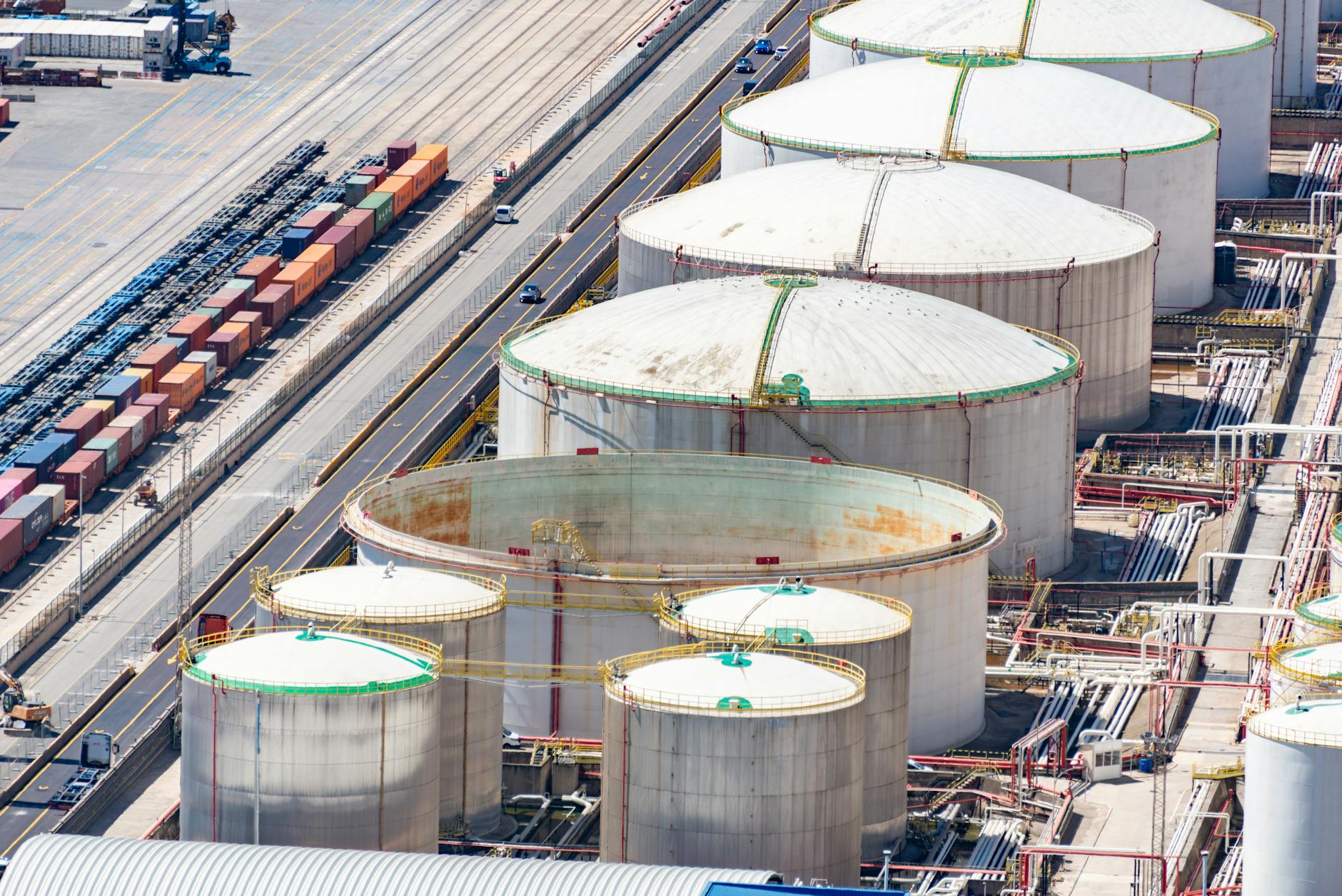 Cenovus Energy Jumps 3.5% in a Single Session Amid Oil Price Recovery