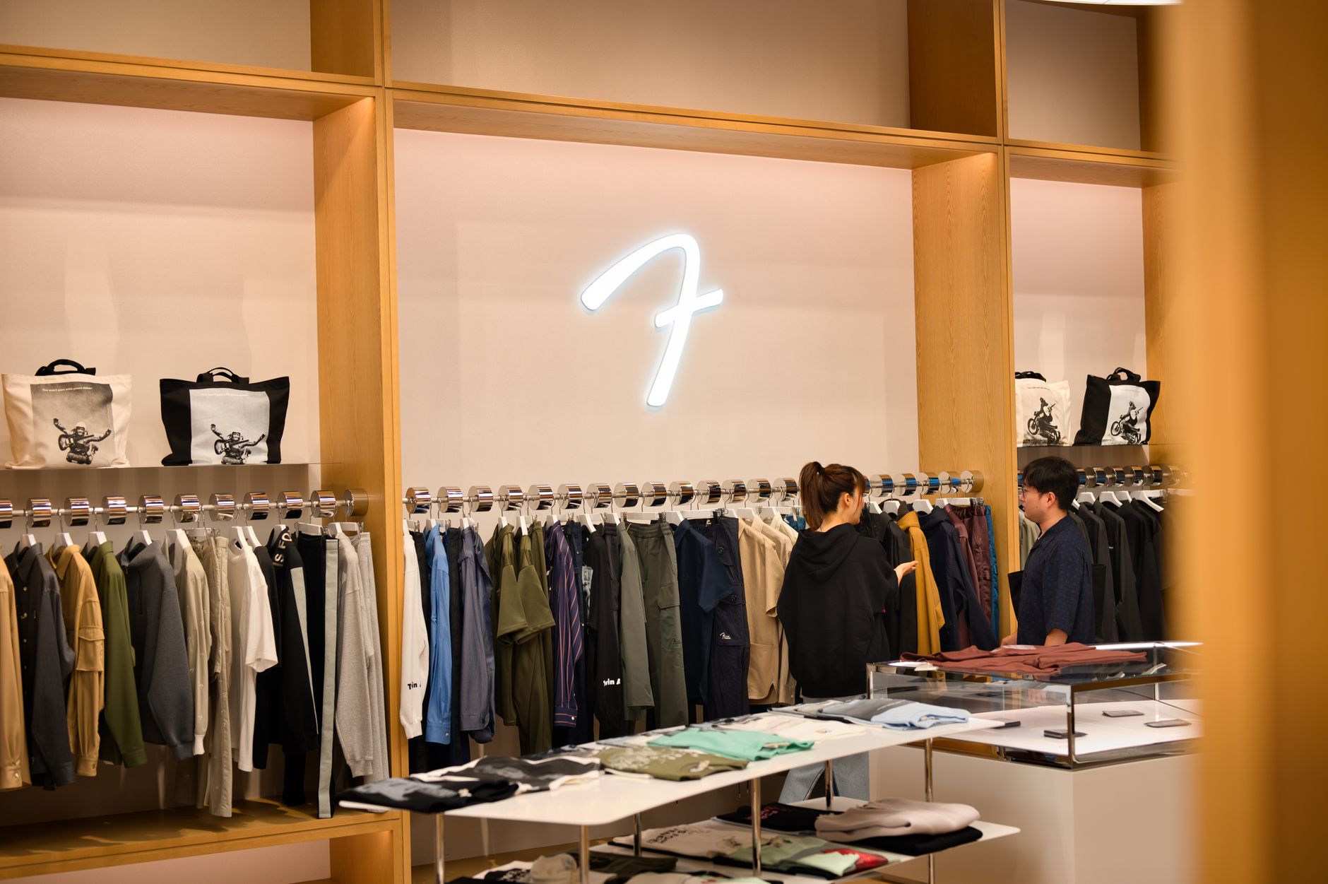 Groupe Dynamite Inc. (GRGD.TO) Sees 1-Month Decline Amid Store Optimization Strategy