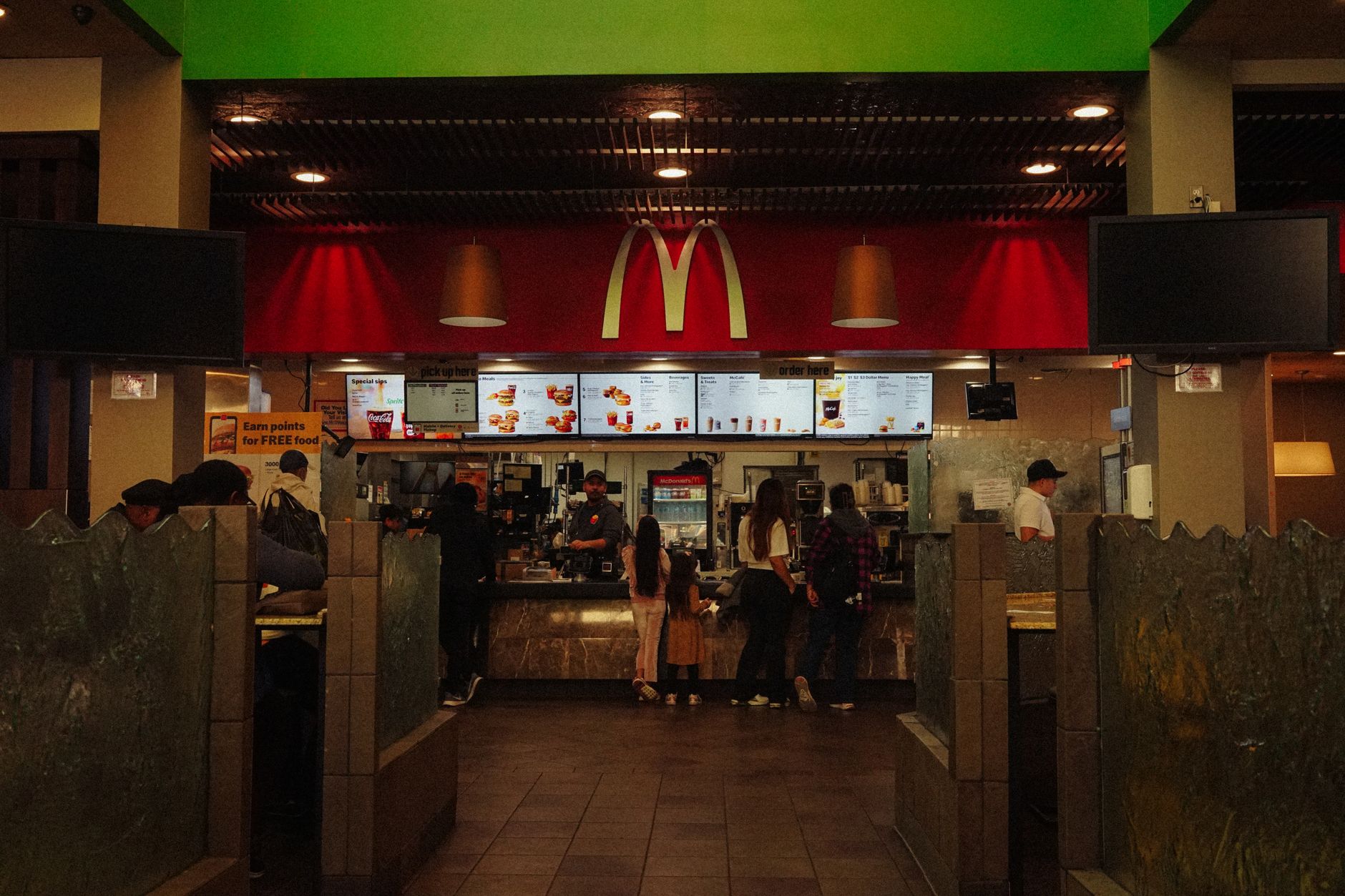 What's Going On With Restaurant Brands International Inc Stock Thursday?