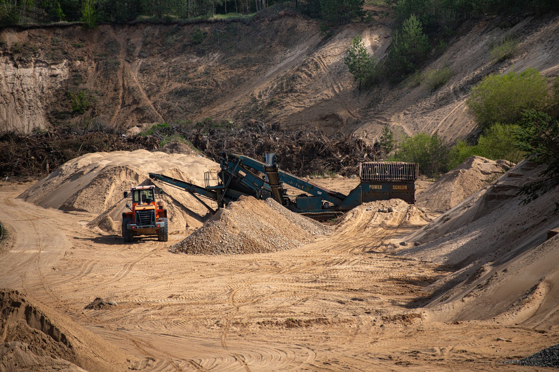 First Mining Gold Secures Federal Approval for Springpole Project โ A Boost for Ontario's Economy