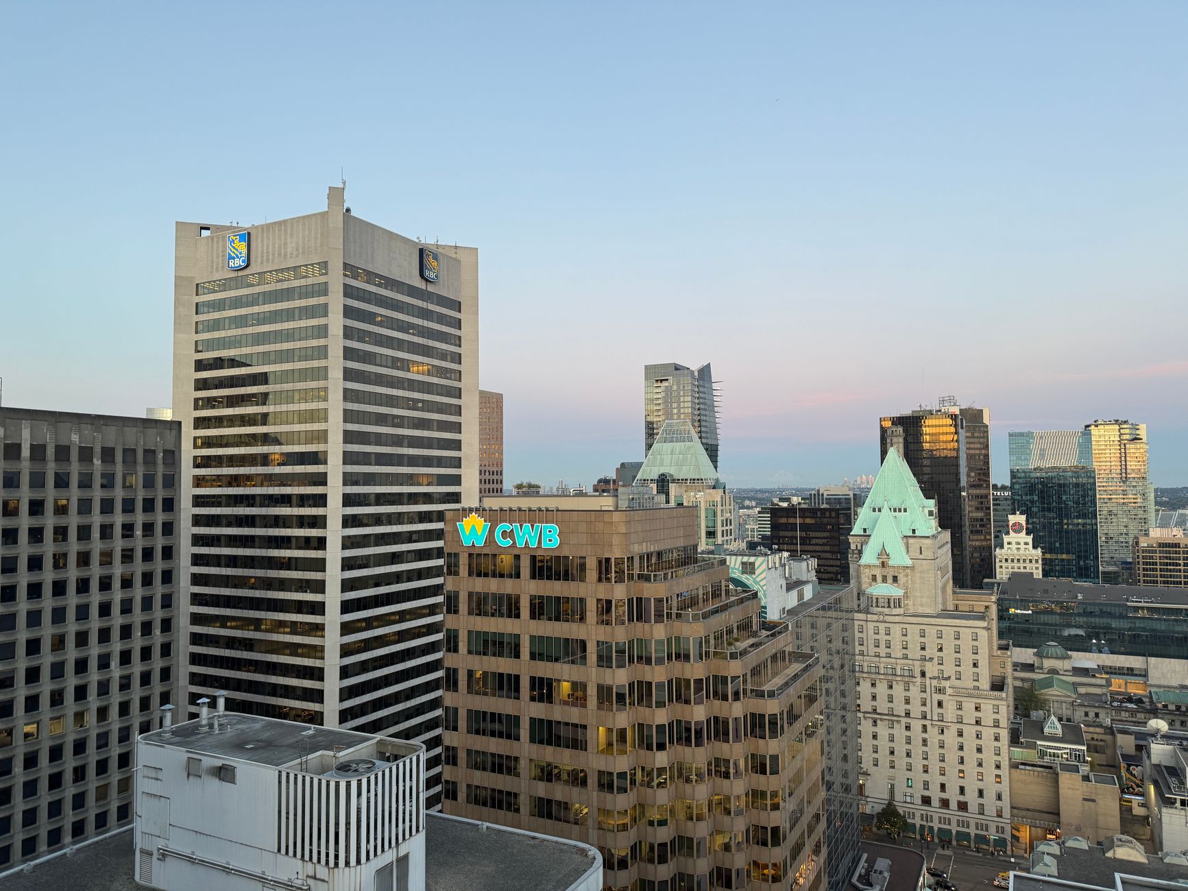 Canadian Life Companies Split Corp. Declares Monthly Dividends for Class A and Preferred Shares