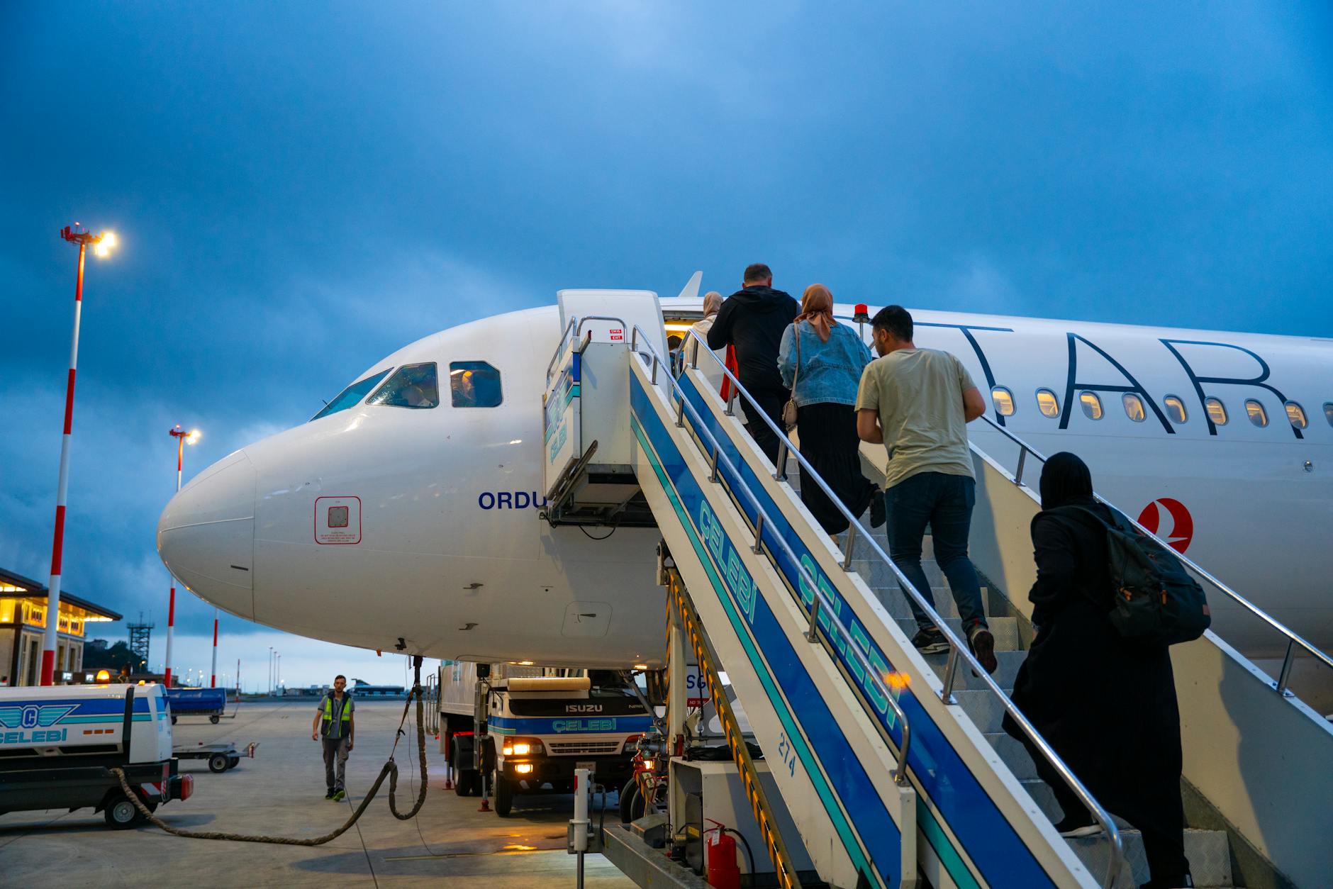 Air Canada Soars 3.5% Amid CEO Retirement Announcement