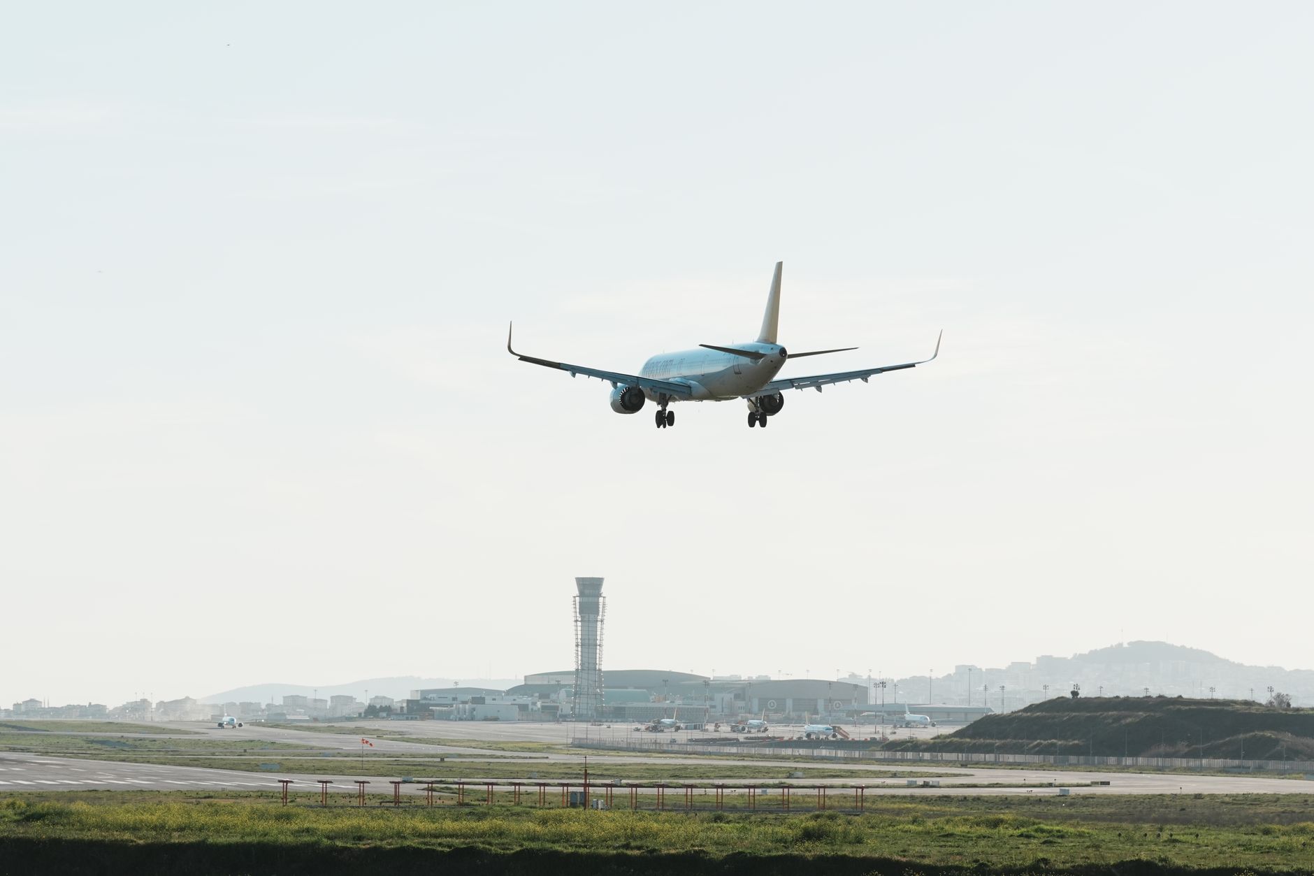 What's Going On With Air Canada Stock Monday?