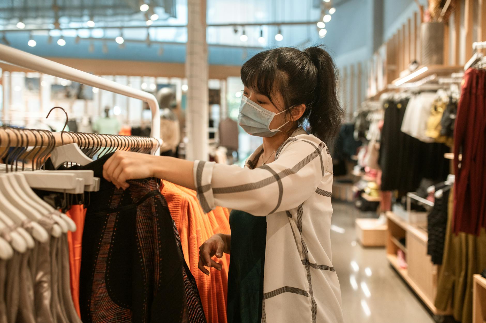 Groupe Dynamite Soars: A Fashionable Day on the TSX