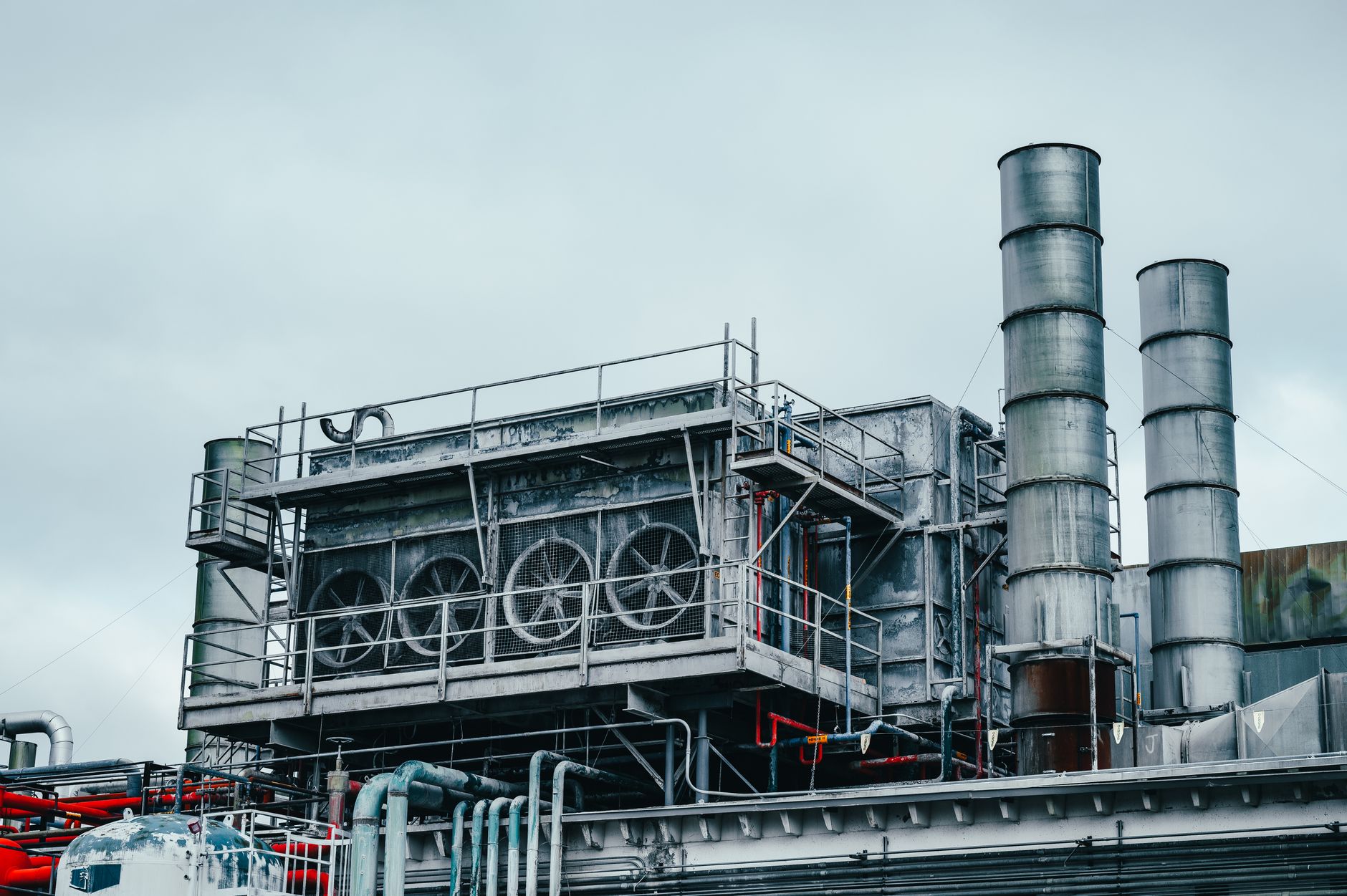 Toromont Industries Ltd. (TIH.TO) Slips 3% Amid Market Weakness