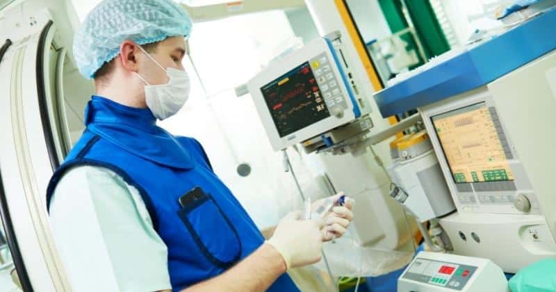 Anaesthesiologist